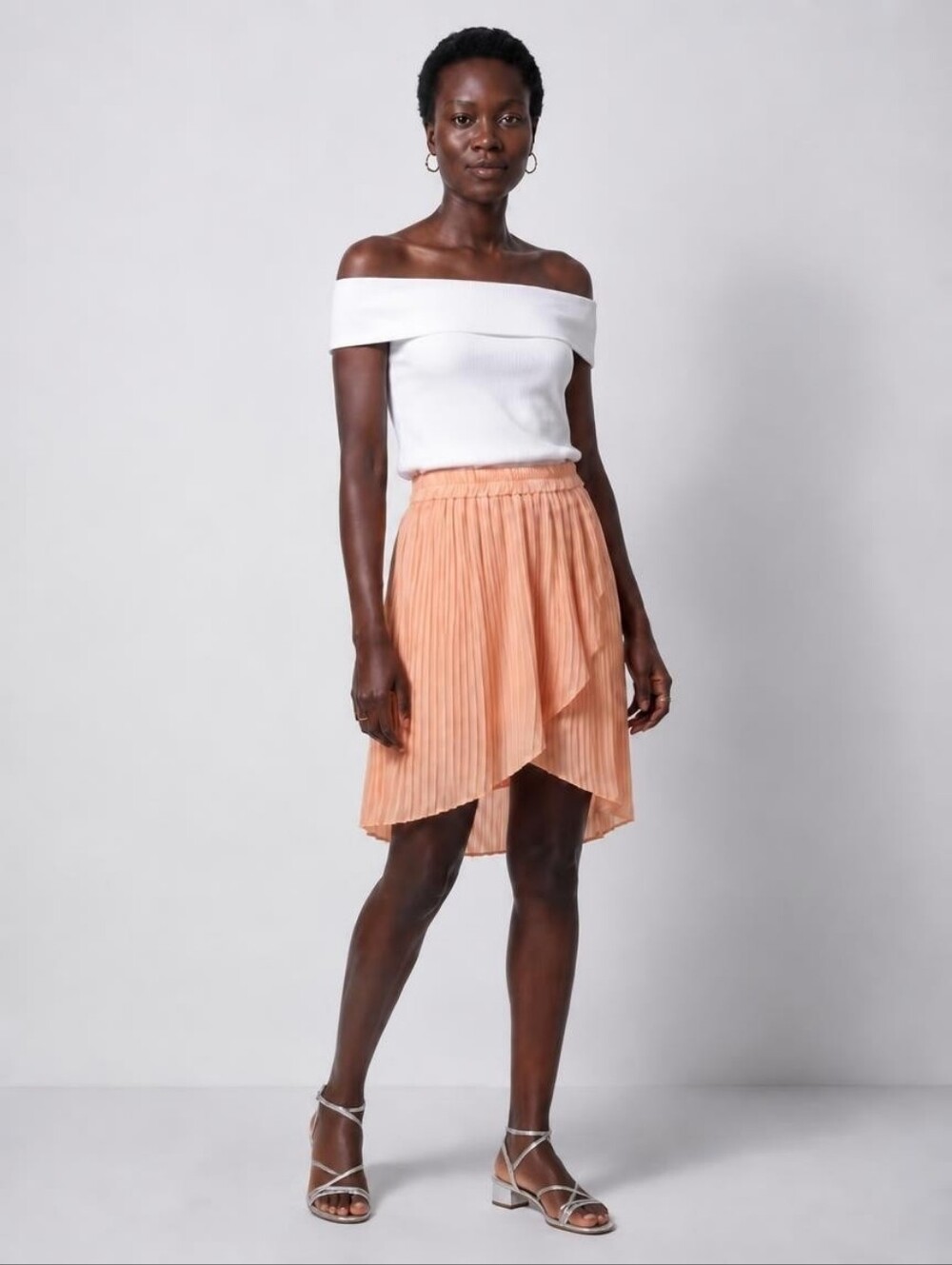Kimchi Blue Peach Pleated Asymmetrical Cut Hem Skirt Misses Size Large